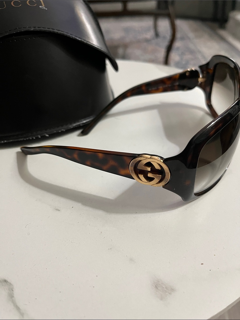 GUCCI Women's Oversized Brown Tortoiseshell Sunglasses - Picture 3 of 10